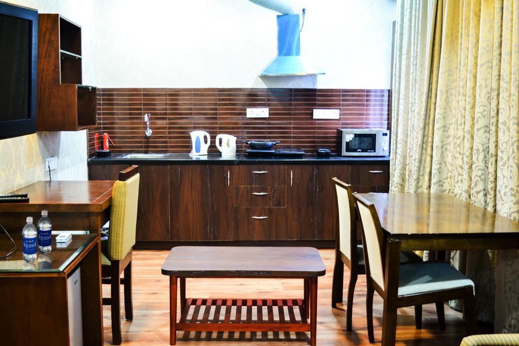 Serene Boutique Hotel Bangalore Exterior photo