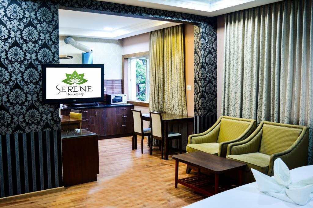 Serene Boutique Hotel Bangalore Exterior photo