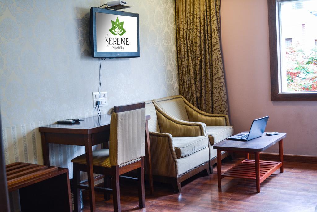 Serene Boutique Hotel Bangalore Exterior photo
